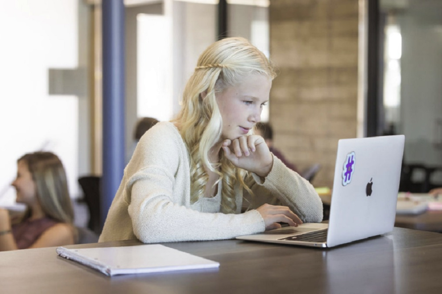 how to win college scholarships